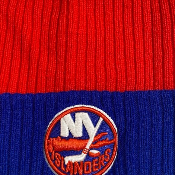 NWT Fanatics NHL New York Islanders Red and Blue  Cuffed Beanie - Picture 3 of 6